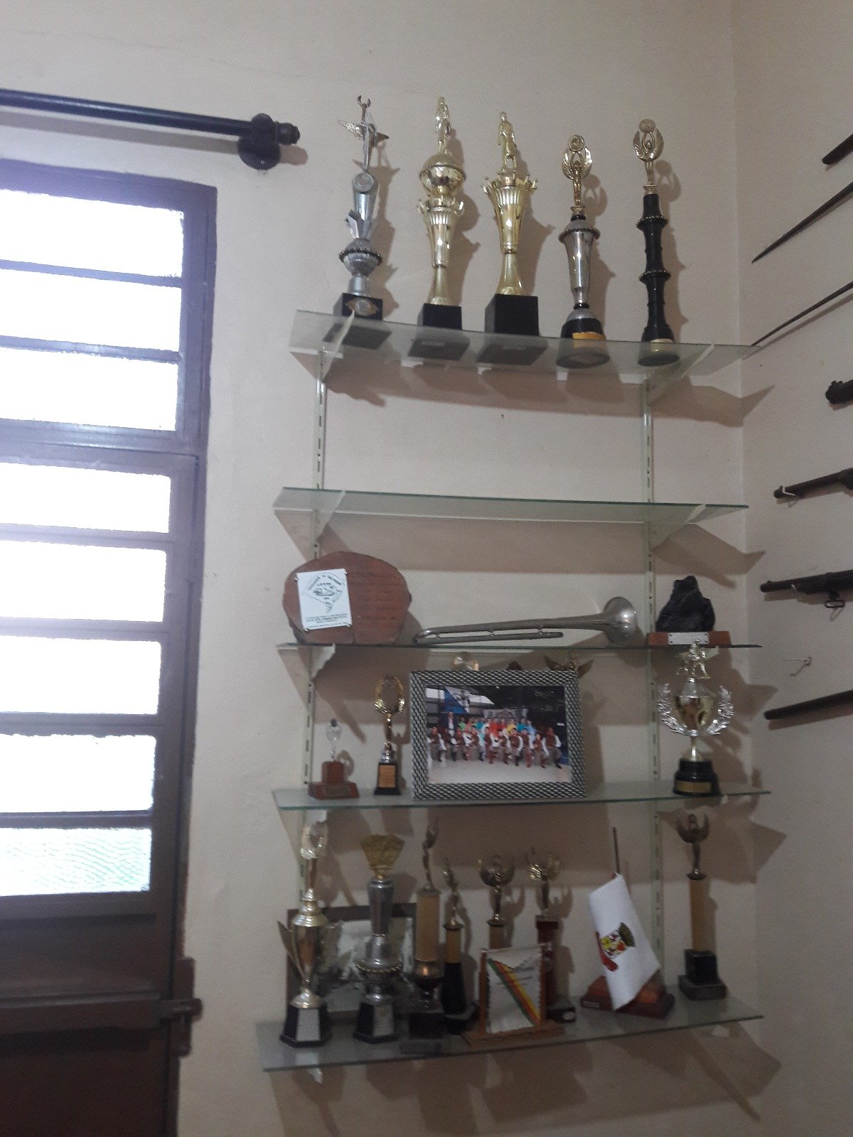 Biblioteca, galerias e salas de trofeus do CTG Farroupilha